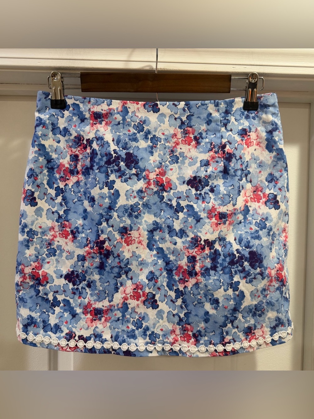 Crown & Ivy Floral Skort Skirt Size 4 Stretch Pull-On